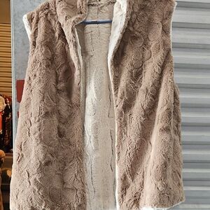 Women's Faux Fur Vest - Brown